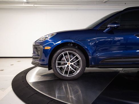 Certified 2024 Porsche Macan AWD/4WD image 11