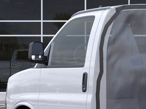 New 2026 Chevrolet Express 4500 w/ Power Convenience Package RWD image 12