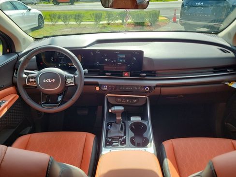 New 2026 Kia Carnival EX FWD image 17