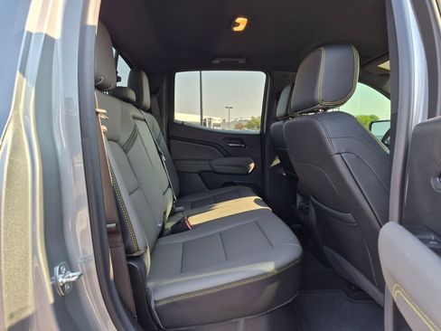 Used 2026 Chevrolet Colorado ZR2 w/ Technology Package AWD/4WD image 21