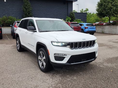 Used 2023 Jeep Grand Cherokee 4WD 4xe w/ Luxury Tech Group II image 9