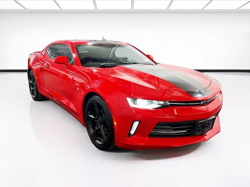 Used 2017 Chevrolet Camaro LT RWD image 3