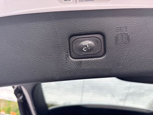 Used 2019 Ford Edge SEL w/ Equipment Group 201A AWD/4WD image 22
