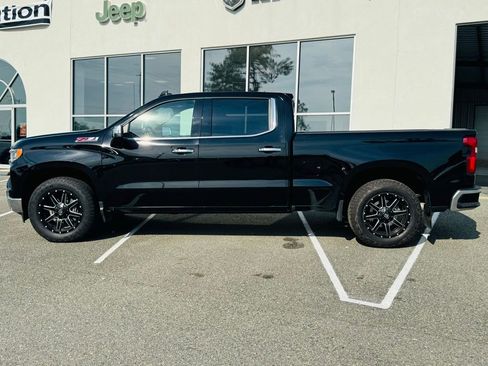 Used 2023 Chevrolet Silverado 1500 LTZ w/ LTZ Premium Package AWD/4WD image 28