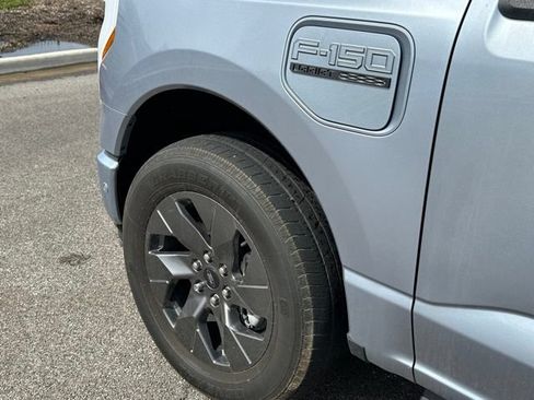 Used 2022 Ford F150 Lightning Lariat AWD/4WD image 8