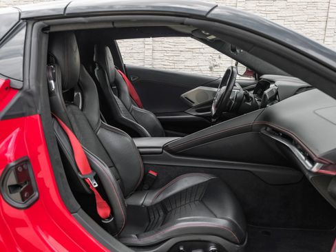 Used 2021 Chevrolet Corvette Stingray Premium Conv w/ Z51 Performance Package RWD image 25