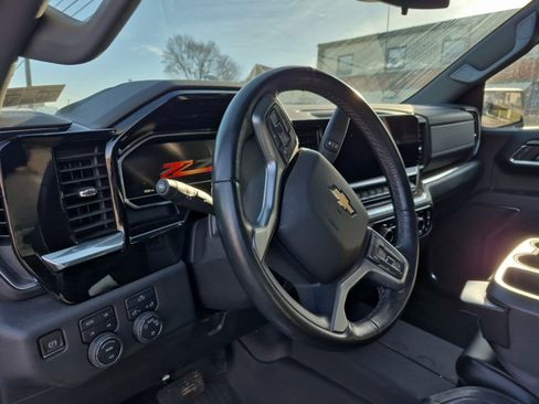Used 2023 Chevrolet Silverado 1500 LT image 10