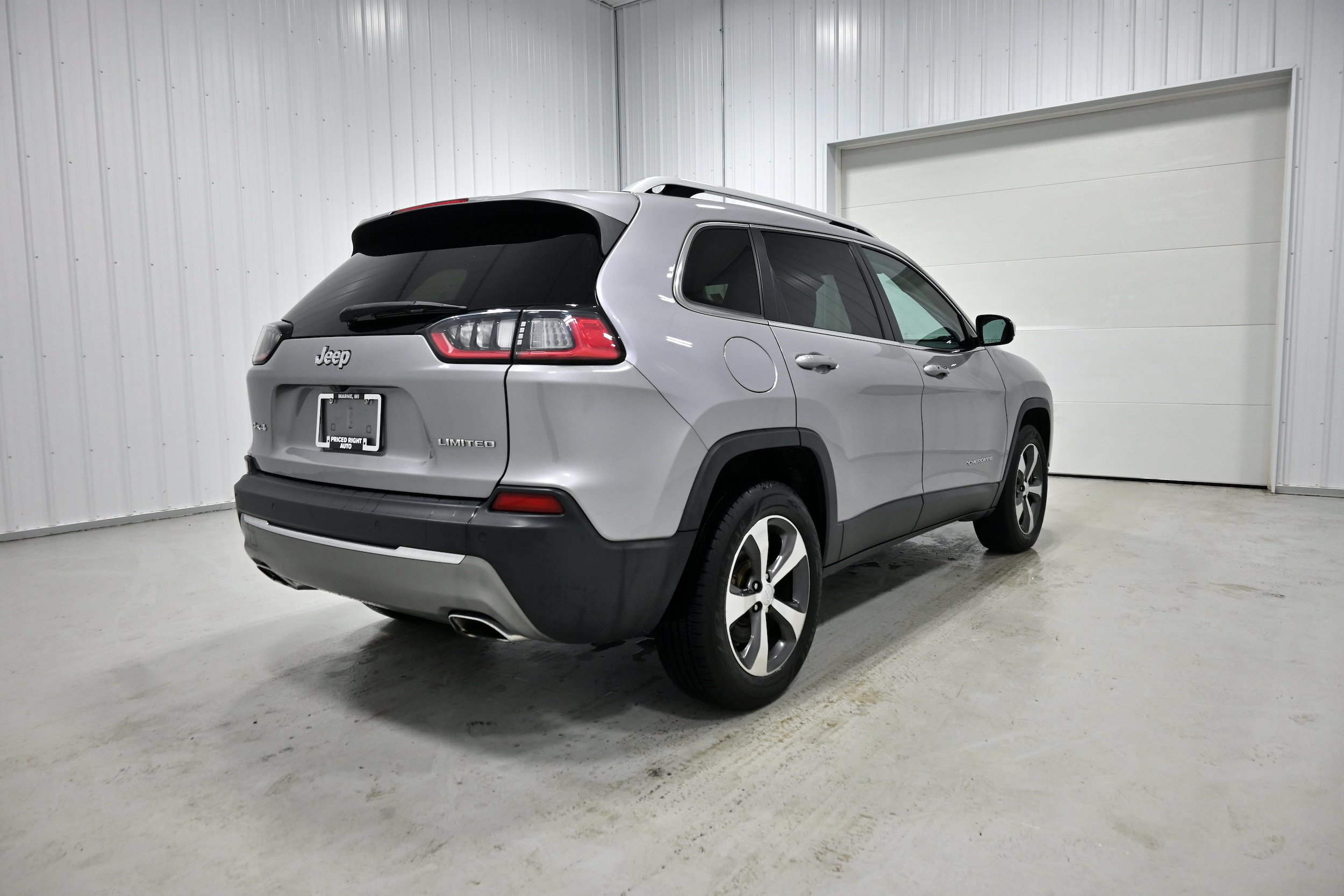 Used 2019 Jeep Cherokee Limited AWD/4WD image 36