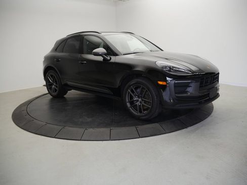 Certified 2023 Porsche Macan Turbo AWD/4WD image 9