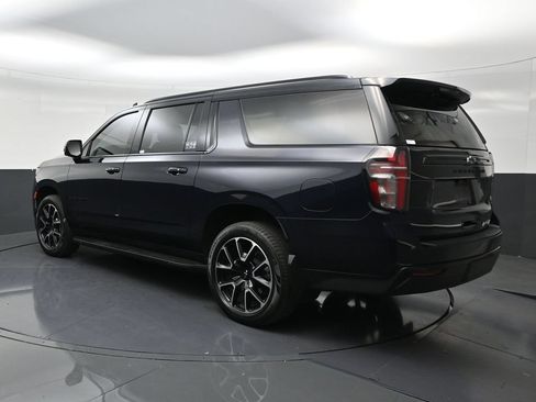 Used 2024 Chevrolet Suburban RST w/ Luxury Package RWD image 3