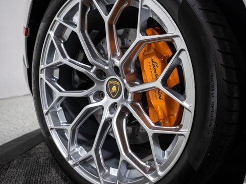 Used 2024 Lamborghini Huracan EVO AWD/4WD image 31