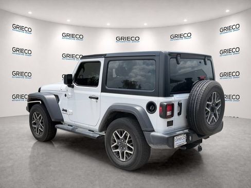 Used 2022 Jeep Wrangler Sport AWD/4WD image 5