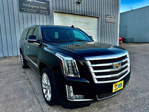 Used 2018 Cadillac Escalade ESV Premium Luxury AWD/4WD image 9