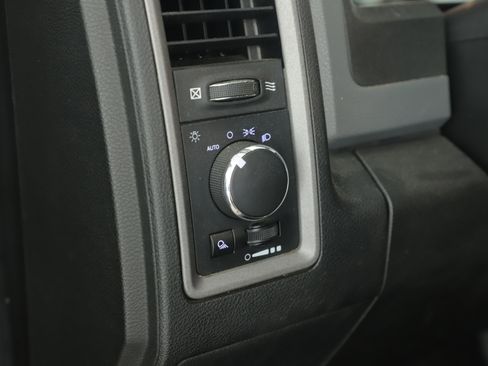 Used 2018 RAM 2500 Tradesman w/ Chrome Appearance Group image 15