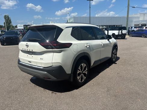 Used 2023 Nissan Rogue SV w/ SV Premium B Package FWD image 5