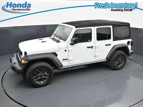 Used 2024 Jeep Wrangler Unlimited Sport AWD/4WD image 18