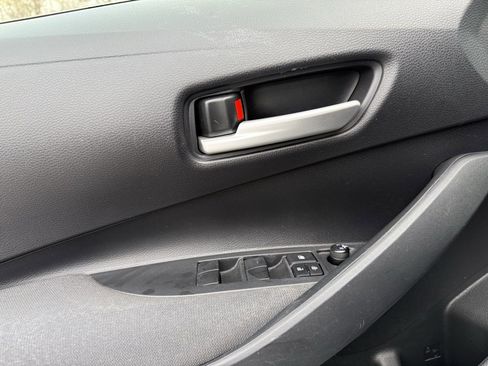 Used 2021 Toyota Corolla LE image 22