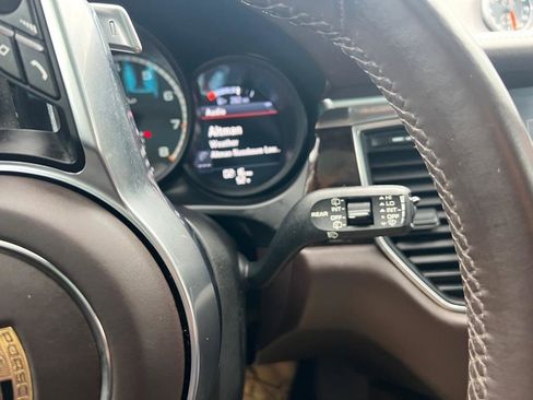Used 2017 Porsche Macan Turbo AWD/4WD image 41
