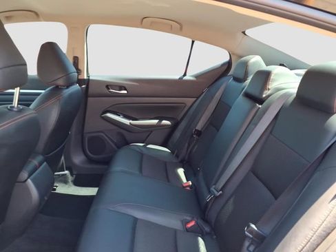Used 2025 Nissan Altima 2.5 SR FWD image 28