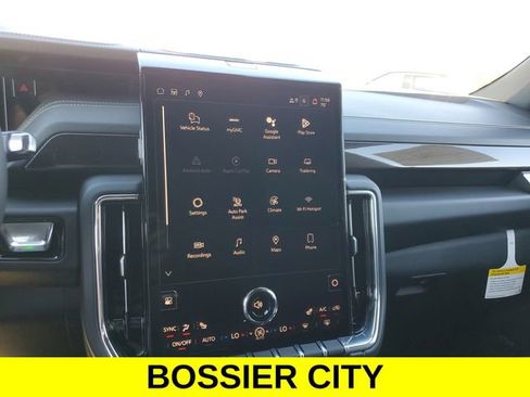 New 2026 GMC Yukon XL Elevation image 13