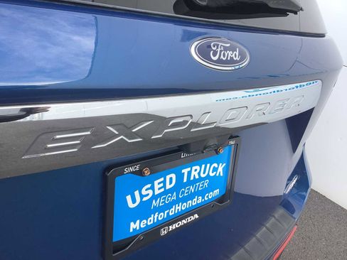 Used 2021 Ford Explorer XLT w/ Class III Trailer Tow Package image 7