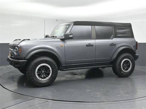 Certified 2021 Ford Bronco Badlands image 4