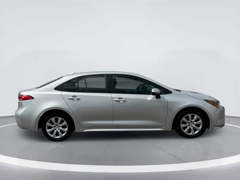 Used 2025 Toyota Corolla LE FWD image 8