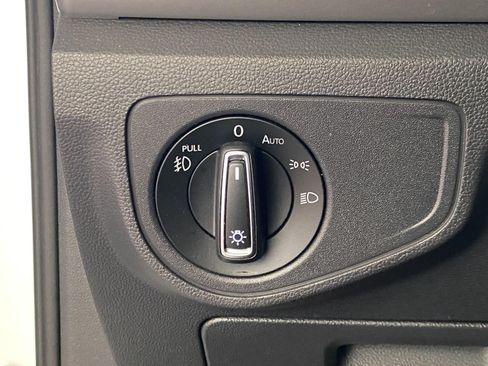 Used 2018 Volkswagen Atlas SE FWD image 22