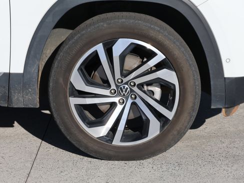 Used 2021 Volkswagen Atlas Cross Sport SEL Premium image 11