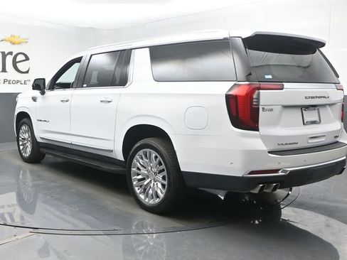 Used 2025 GMC Yukon XL Denali AWD/4WD image 35