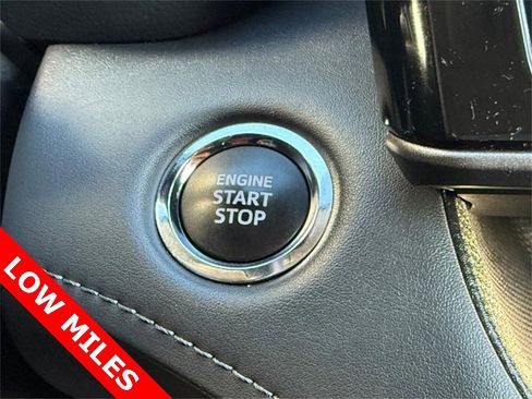 Used 2023 Toyota Highlander Limited image 19