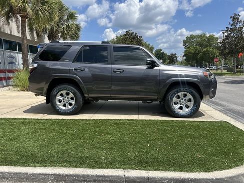 Used 2021 Toyota 4Runner SR5 Premium w/ Moonroof Package RWD image 3