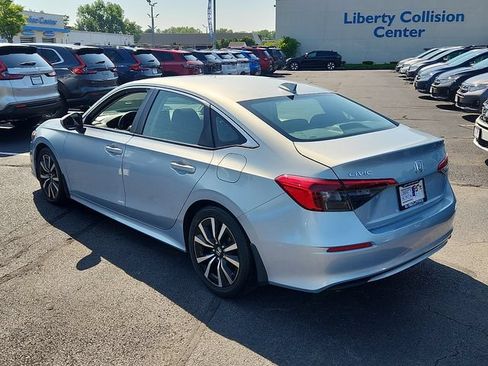 Used 2023 Honda Civic EX image 4
