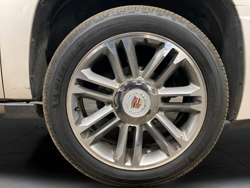 Used 2013 Cadillac Escalade Premium AWD/4WD image 19