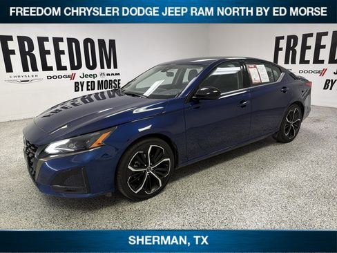 Used 2024 Nissan Altima 2.5 SR FWD image 1