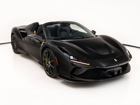 Certified 2022 Ferrari F8 Tributo RWD image 1