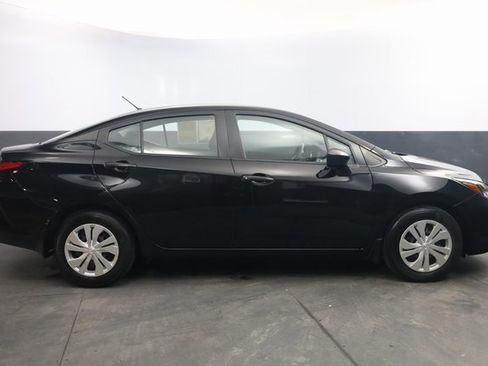 Used 2025 Nissan Versa S w/ Trunk Package image 4