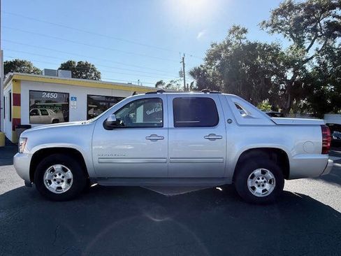 Used 2013 Chevrolet Avalanche LS image 4