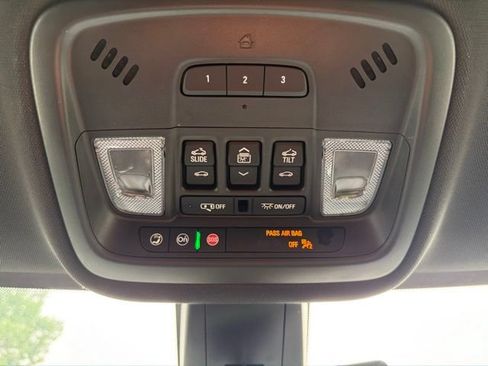 Used 2023 Chevrolet Traverse LT w/ LT Premium Package AWD/4WD image 40