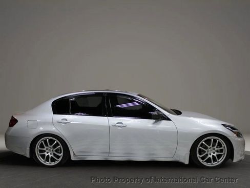 Used 2011 INFINITI G37 x Sedan w/ Premium Pkg image 3