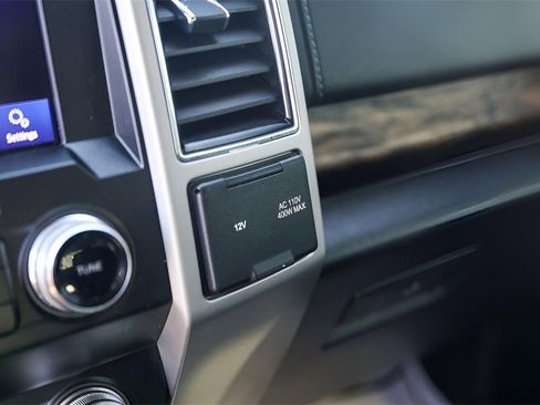 Used 2019 Ford F150 Lariat w/ Equipment Group 502A Luxury image 25