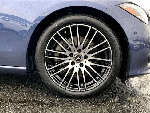 Used 2025 Mercedes-Benz C 300 4MATIC Sedan image 9