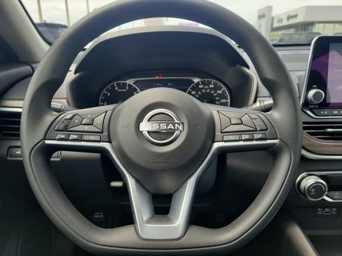 Used 2025 Nissan Altima 2.5 SV image 20