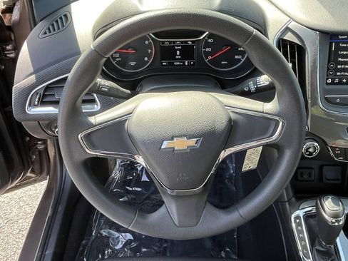 Used 2019 Chevrolet Cruze LS FWD image 12