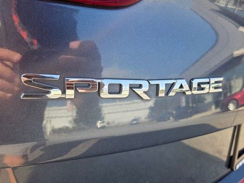 Used 2020 Kia Sportage LX image 14