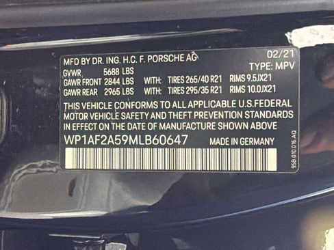 Certified 2021 Porsche Macan Turbo AWD/4WD image 24