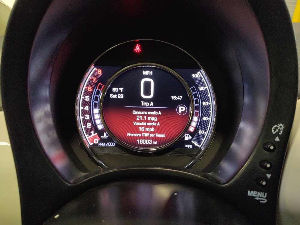 Used 2018 FIAT 500 Lounge FWD image 23