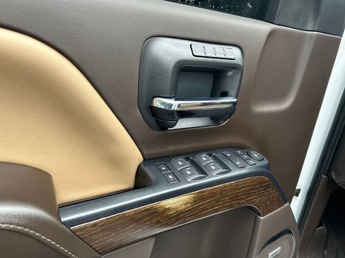 Used 2018 GMC Sierra 1500 Denali w/ Denali Ultimate Package image 18