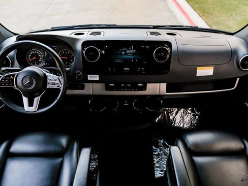 Used 2022 Mercedes-Benz Sprinter 3500 image 34