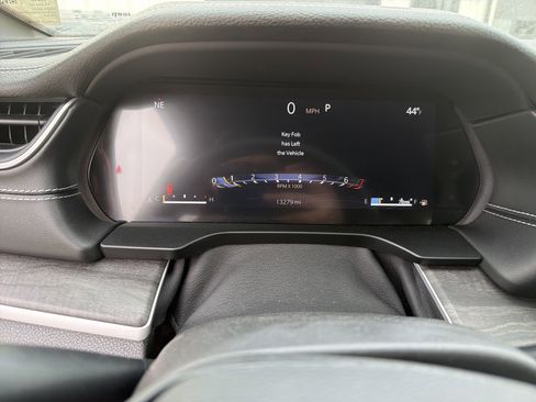 Used 2024 Jeep Grand Cherokee L Limited image 18